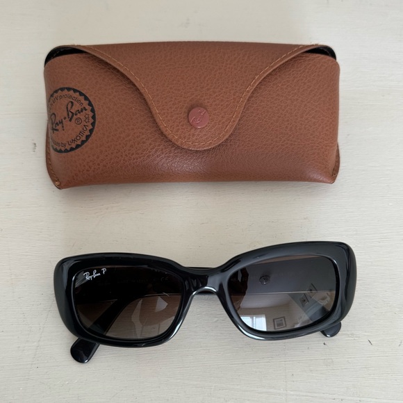 Ray-Ban Y2K Black Sunglasses - Picture 5 of 14